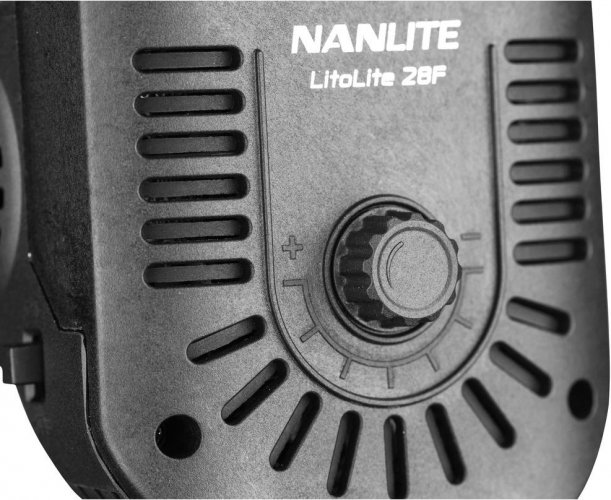 Nanlite LitoLite 28F LED světlo s fresnelovou čočkou, 5600 K