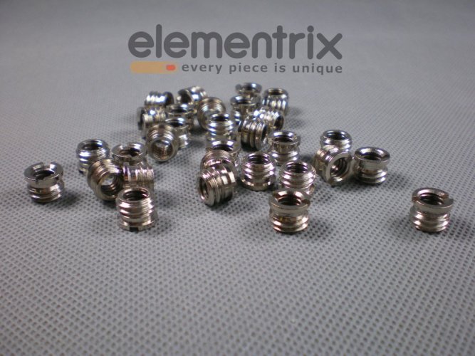 Adaptor metalic cu filet („șurub”) de la 1/4″ la 3/8″ cu flanșă (1438P)