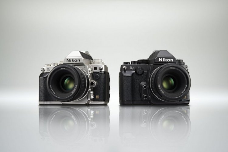 Nikon Df strieborný + 50mm f/1,8 G SE