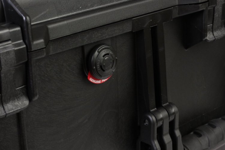 Peli™ Case 1650 Koffer mit verstellbaren Klettverschlusstaschen (Schwarz)