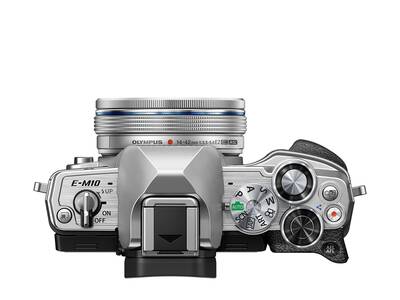 Digitální fotoaparát Olympus E-M10 Mark IV 14-42 EZ kit stříbrný – cashback 50 €