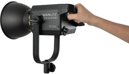 Nanlite Forza 300B Bi-Color + Fresnel FL-20G
