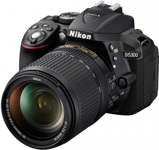Nikon D5300 + 18-140VR